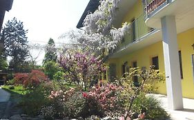 Agriturismo Tra Serra E Lago